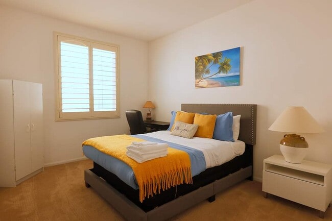 Building Photo - 10959 Lotus Dr