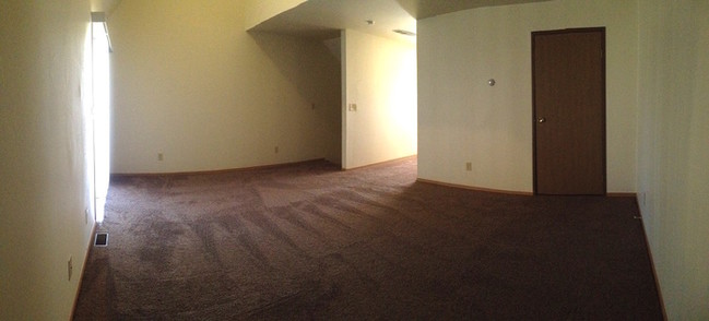 Building Photo - 809 Edgebrook Dr