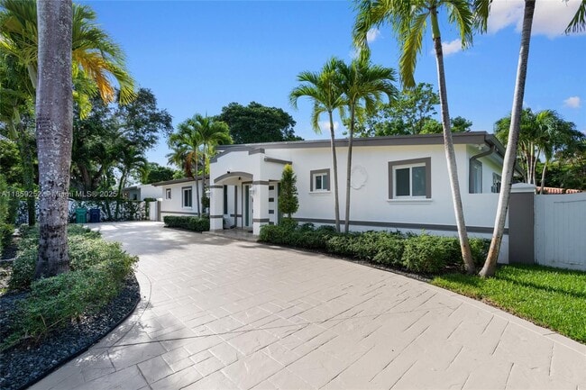 Building Photo - 5725 SW 56th St