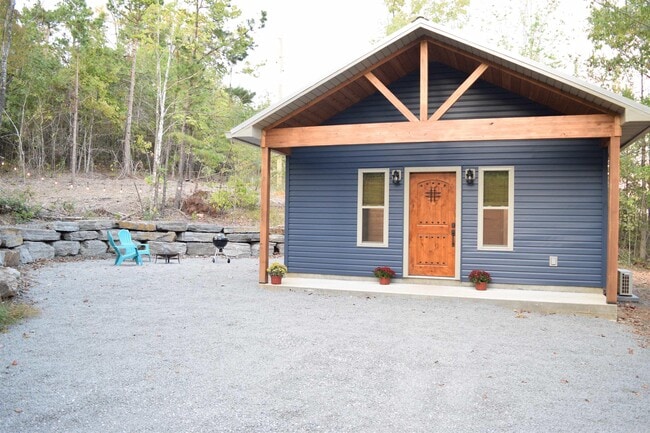 Building Photo - 86 Donham Dr