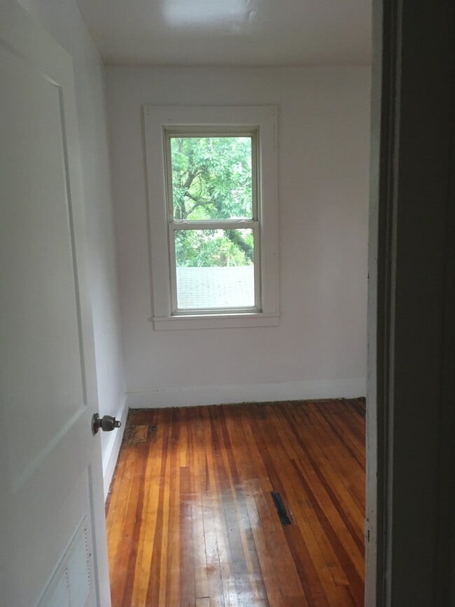 Building Photo - 77 Durand Pl
