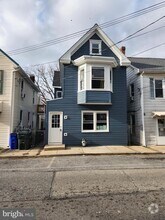 Building Photo - 207 High St