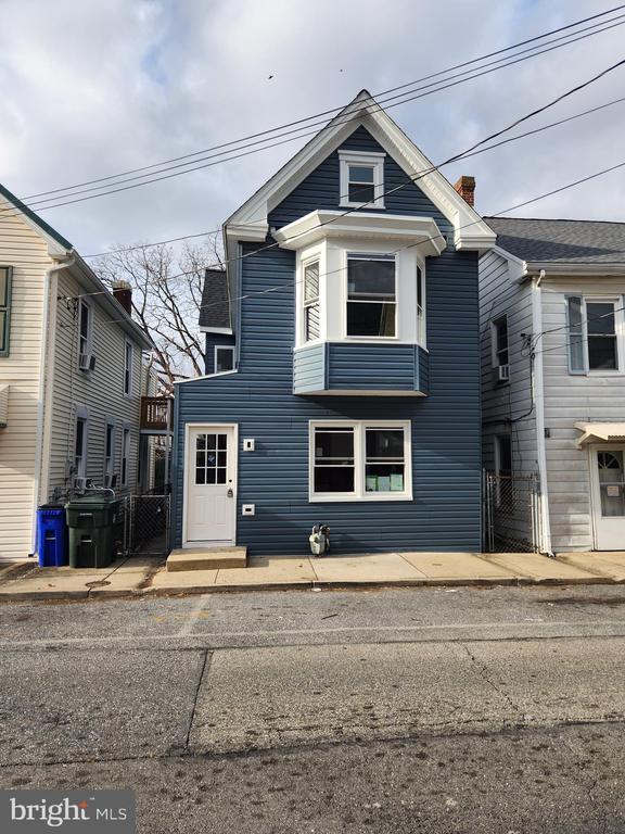 Primary Photo - 207 High St