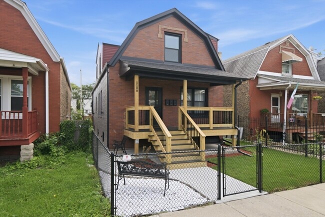 Building Photo - 1109 N Kedvale Ave