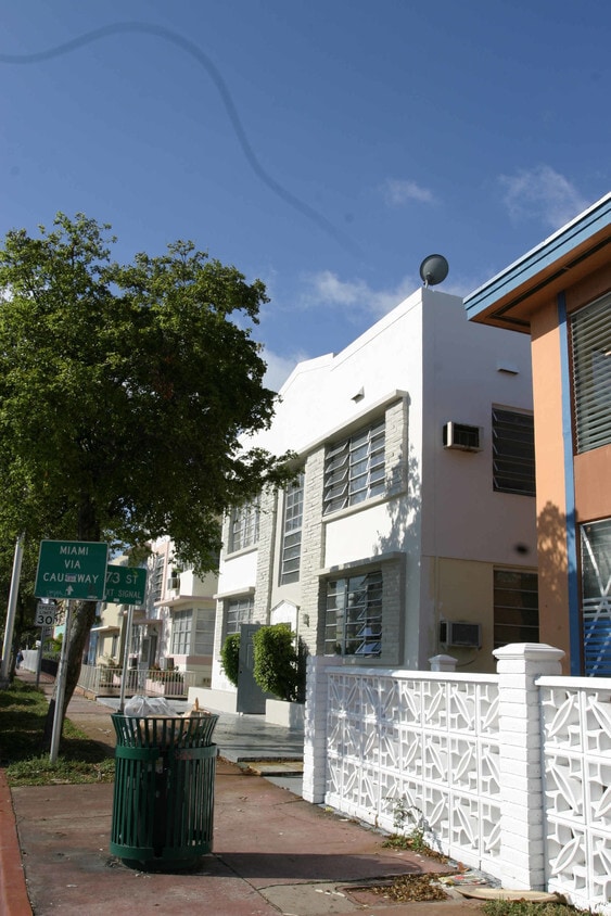 Building Photo - 7340 Harding Ave