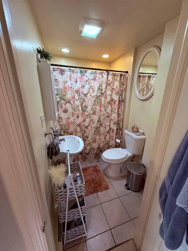 1 Full Bath - 226 E Main St