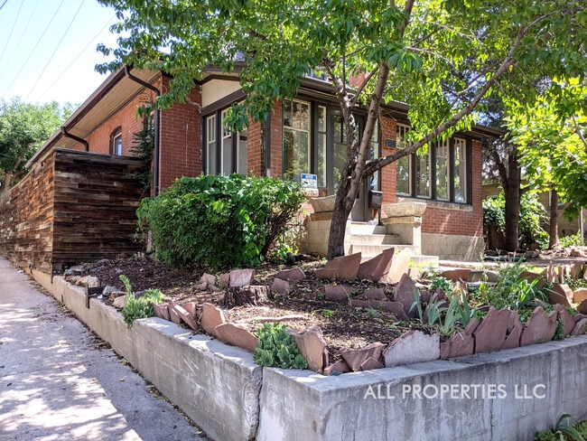 Building Photo - 2933 W 33rd Ave
