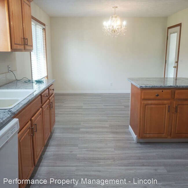Building Photo - 4 br, 3 bath House - 7711 S 21st St.