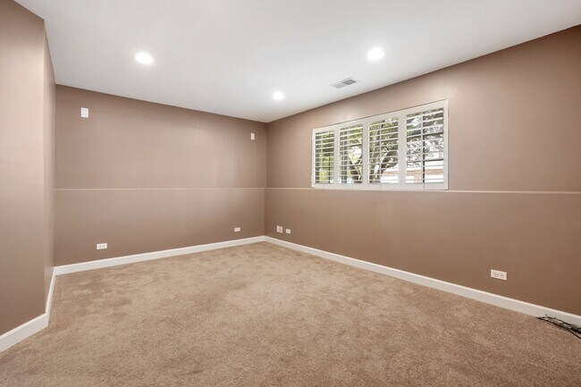 Building Photo - 919 Pheasant Trail
