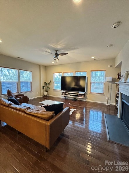 Building Photo - 280 W Bland St