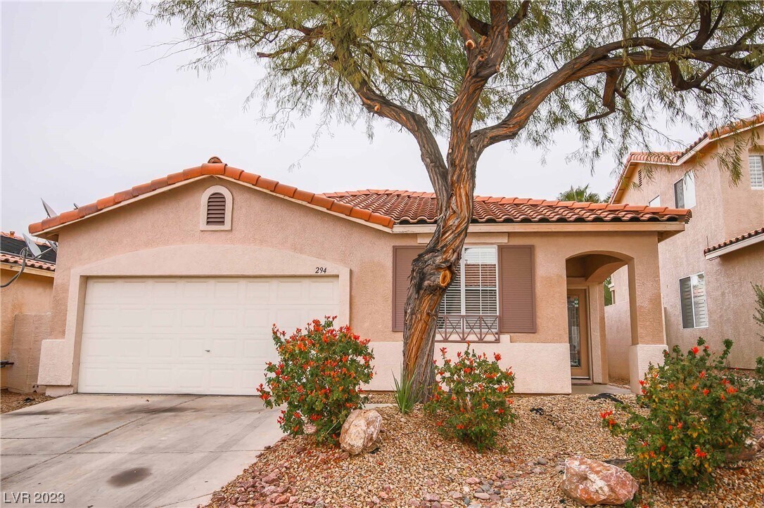 Foto principal - 294 Fancrest St