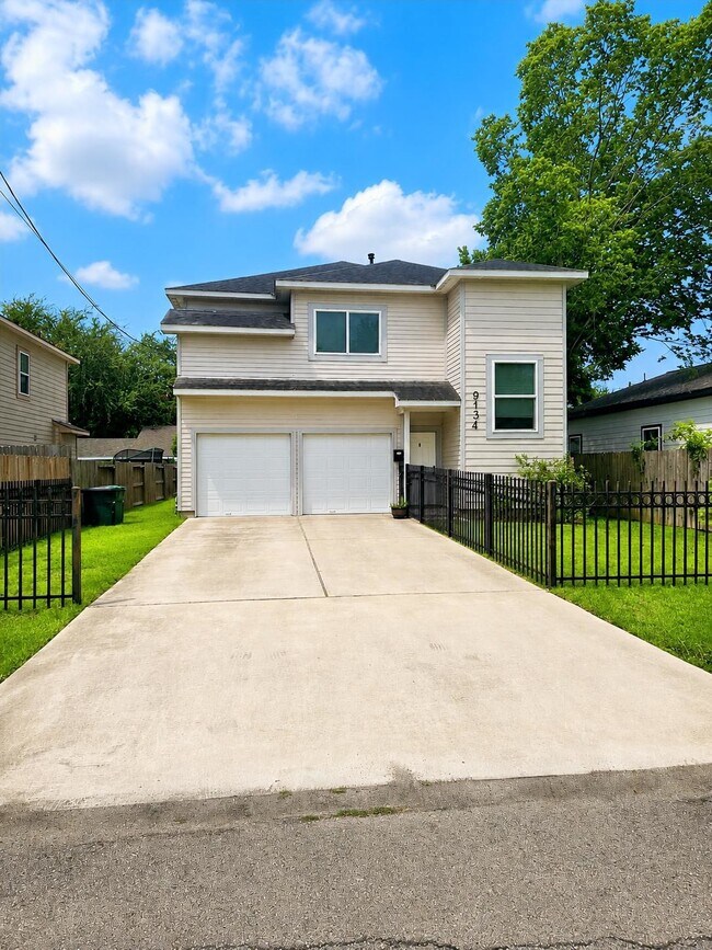 Building Photo - 9134 Freeland St