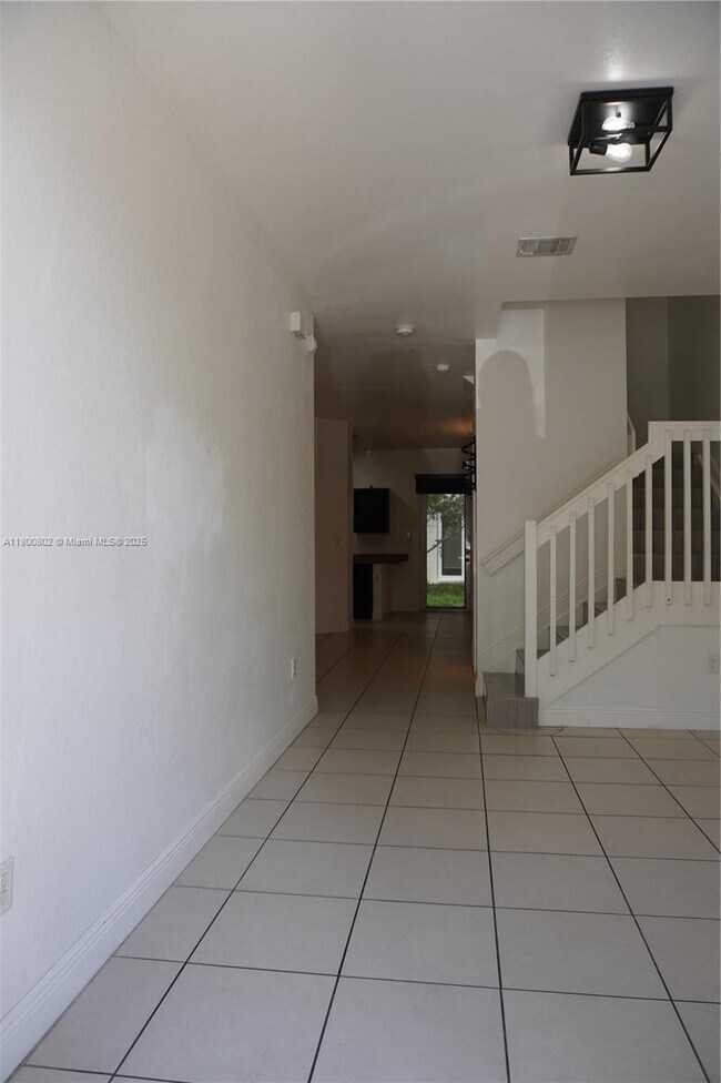 Foto del edificio - 21416 NW 13th Pl