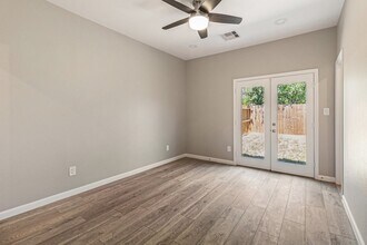 Building Photo - 4645 Larkspur St