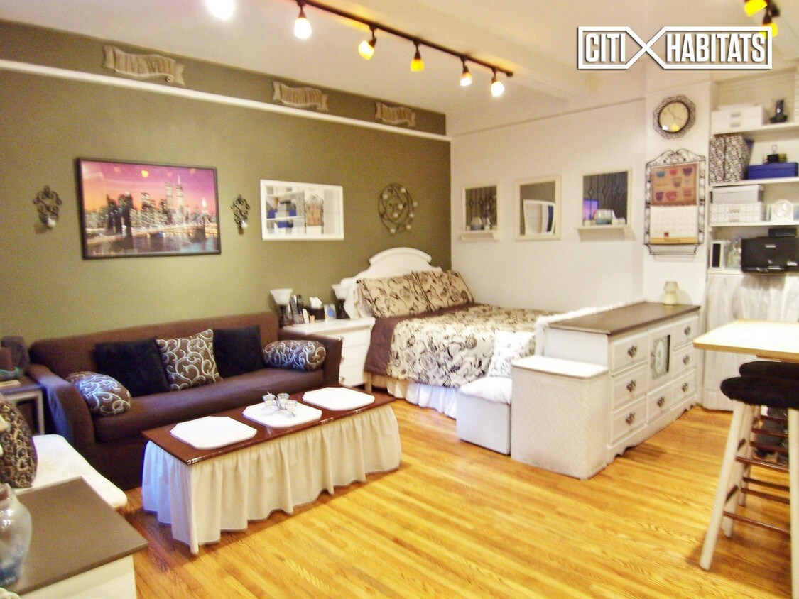 Foto principal - 457 W 57th St