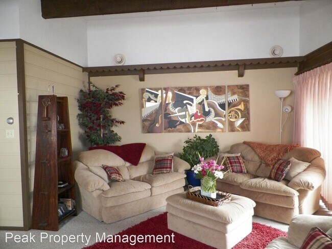 Building Photo - 2 br, 1 bath House - 755 Gothic Rd. Unit 3