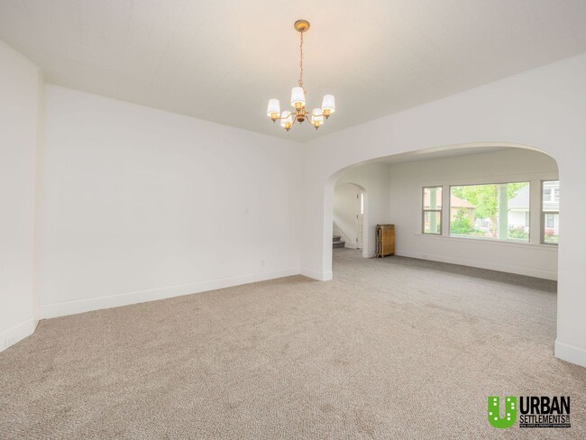 Building Photo - Spacious 4-Bedroom Home with 2-Car Garage, Basement Storage & Flexible Living Space in North Spokane