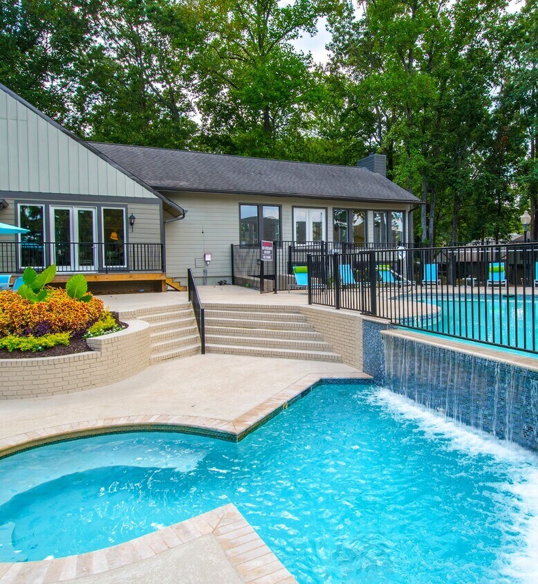 Building Photo - 2013 Flagstone Dr