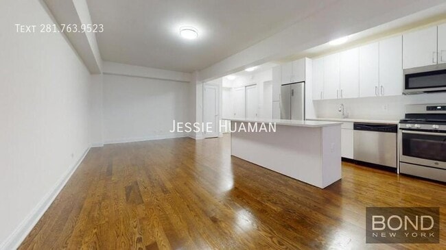 Foto del edificio - 157 W 57th St