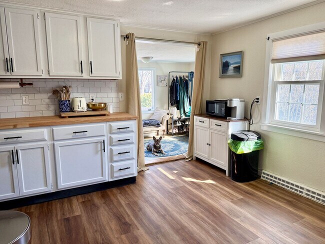 Foto del edificio - Sunny 1+ Bedroom Single family Home