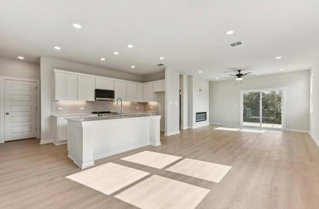 Building Photo - 1217 Lavender Wy