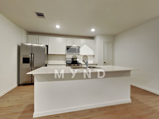 Building Photo - 21645 Balzola Ln