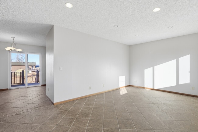 Building Photo - 1731 Sharp Dr