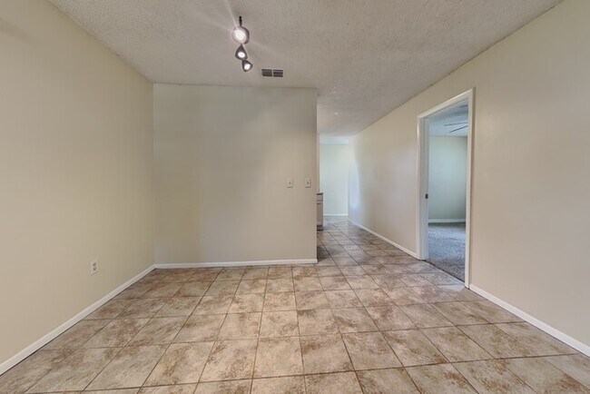 Foto del edificio - 39643 Meadowood Loop