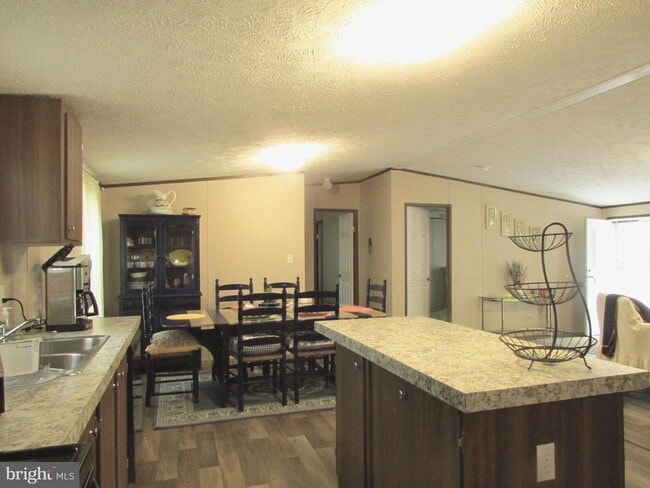 Foto del edificio - 28330 Johnson Rd