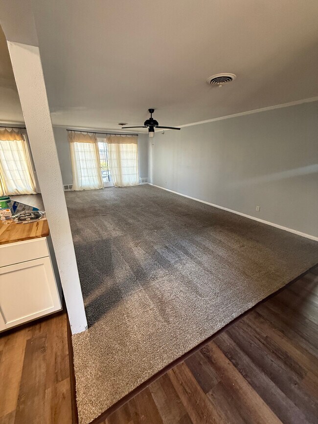 Foto del edificio - 3417 Sunlite St