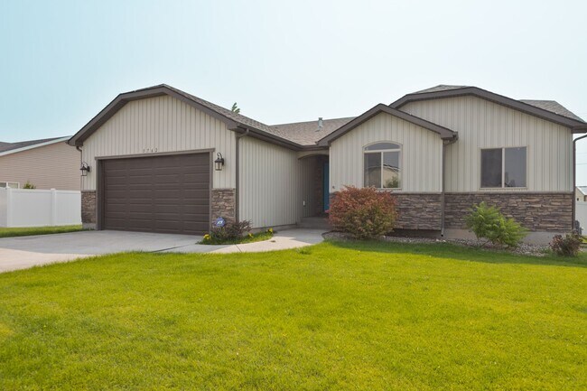 Foto del edificio - 5 Bed 3 Bath Home in Idaho Falls - $500 OFF 1ST MONTH