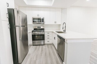 Interior Photo - 2820 Sawtelle Blvd