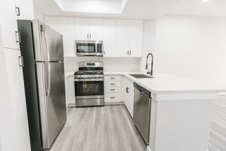 Interior Photo - 2820 Sawtelle Blvd