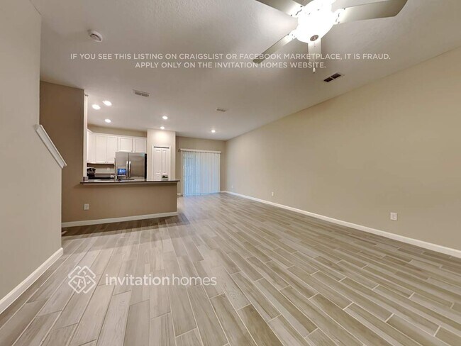 Foto del edificio - 647 Cherry Ridge Dr