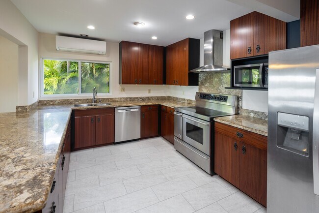 Foto del edificio - 6969 Niumalu Loop