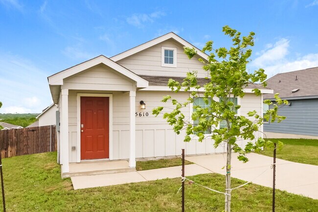 Building Photo - 5610 Elm Valley Dr