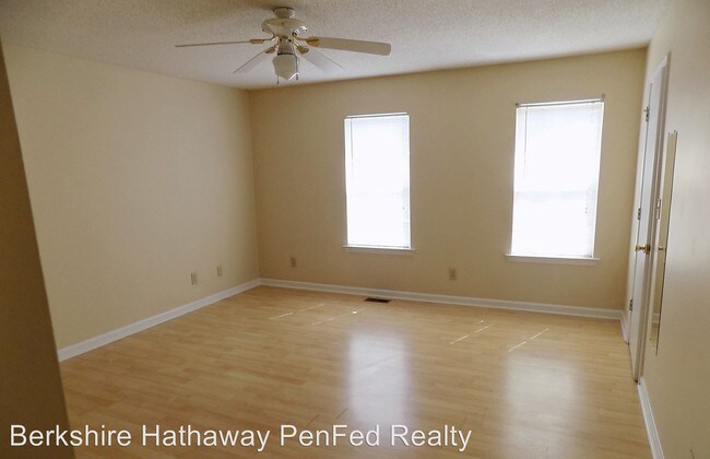 Building Photo - 1232 Parkway Pl