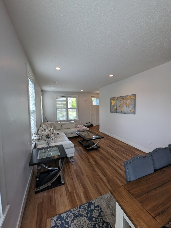 Foto del edificio - 10617 Topview Rd