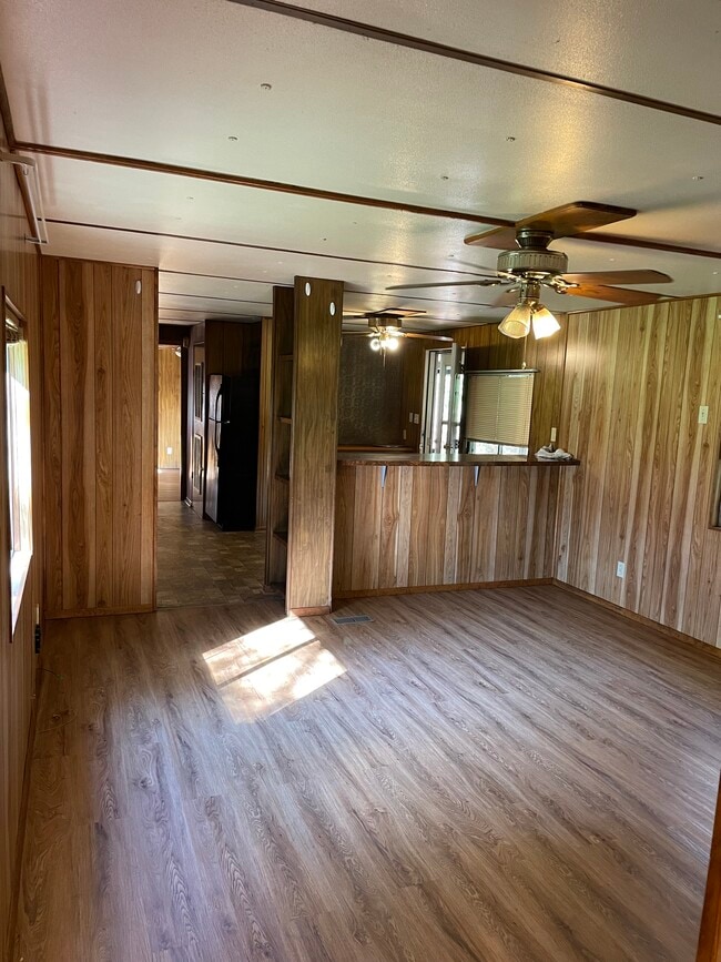 Building Photo - 117 Monday Dr