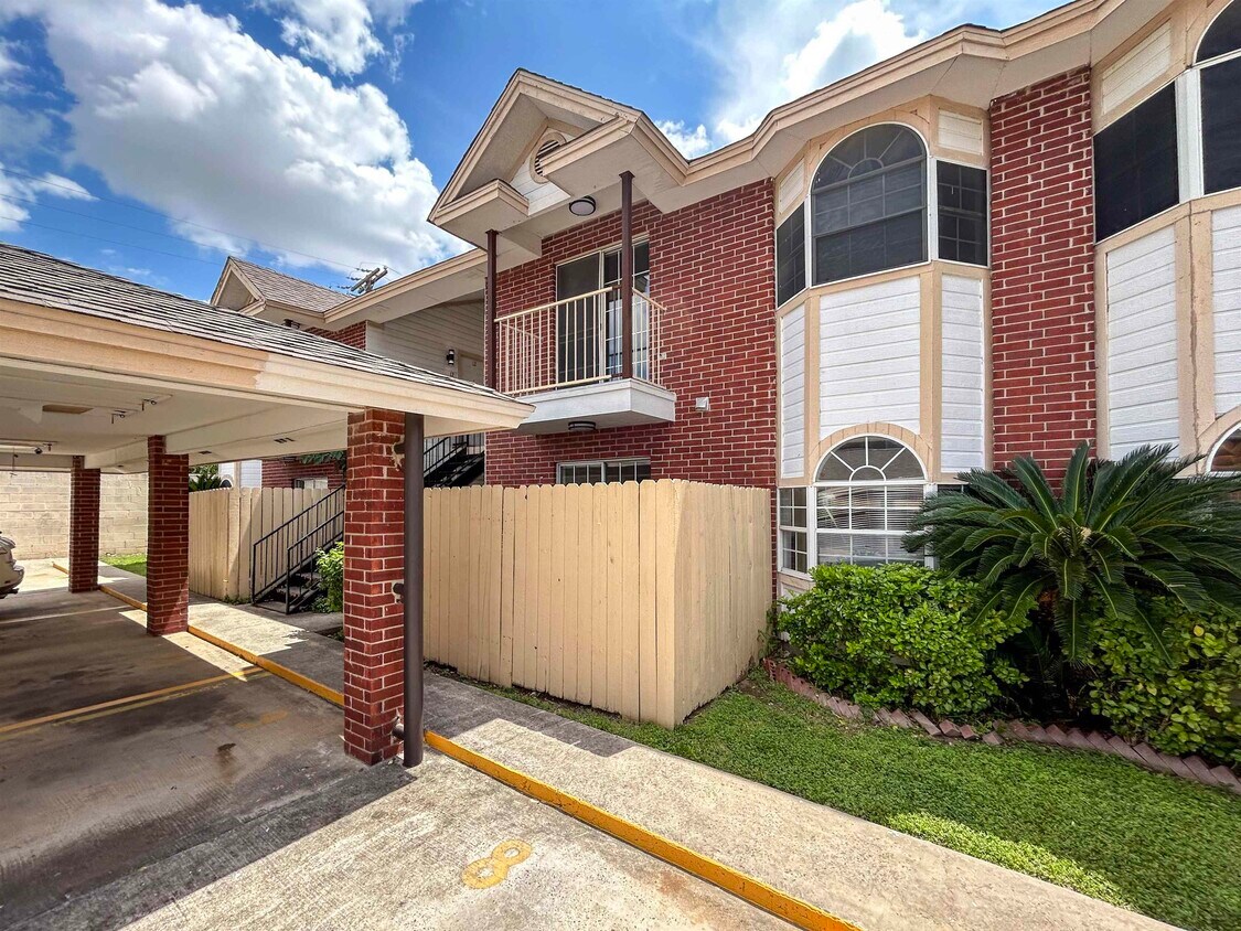 1205 International Blvd Unit 10, Laredo, TX 78045 Condo for Rent in Laredo, TX