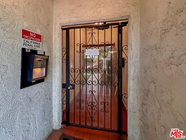 Foto del edificio - 340 N Oakhurst Dr