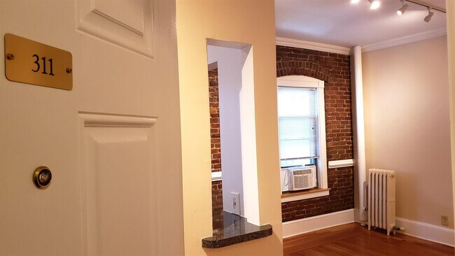 Building Photo - 880 Massachusetts Ave