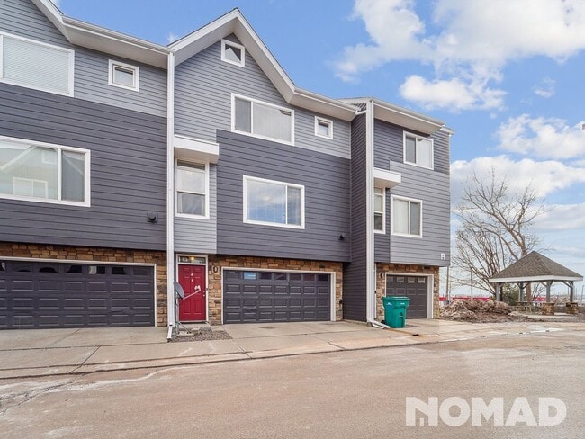 Building Photo - 3 Bedroom Condo in Denver