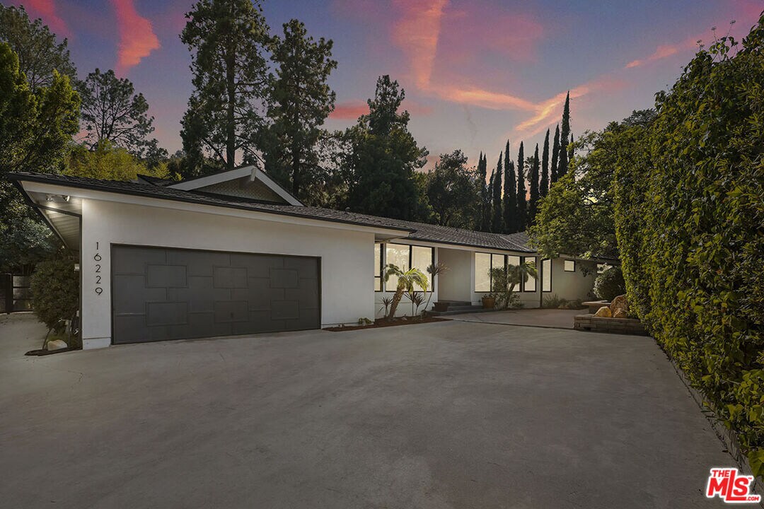 Foto principal - 16229 Dorilee Ln