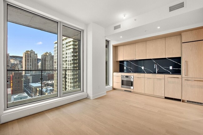 Building Photo - 1200 Rue Drummond