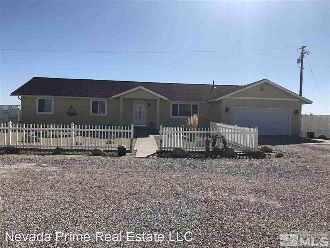3 br, 2 bath House 2830 Country Club Drive House for Rent in Fallon, NV