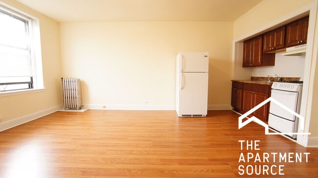 Foto del edificio - 2774 N Milwaukee Ave