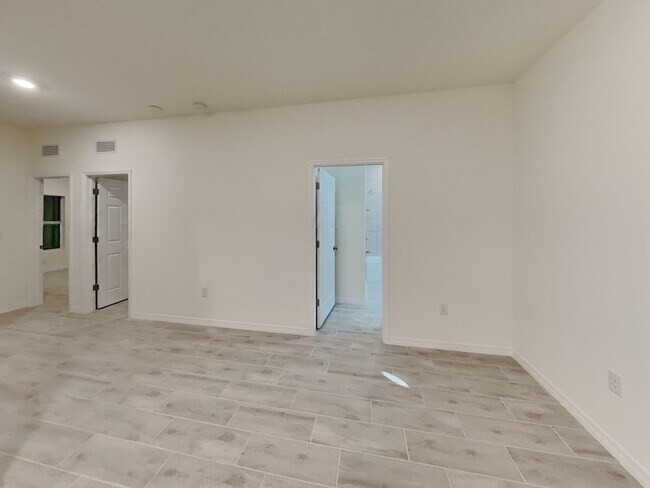 Foto del edificio - 26113 Northern Cross Rd