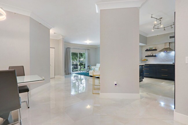Building Photo - 360 Crestwood Cir