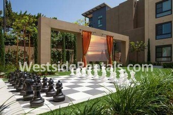 Foto principal - 9400 Corbin Ave